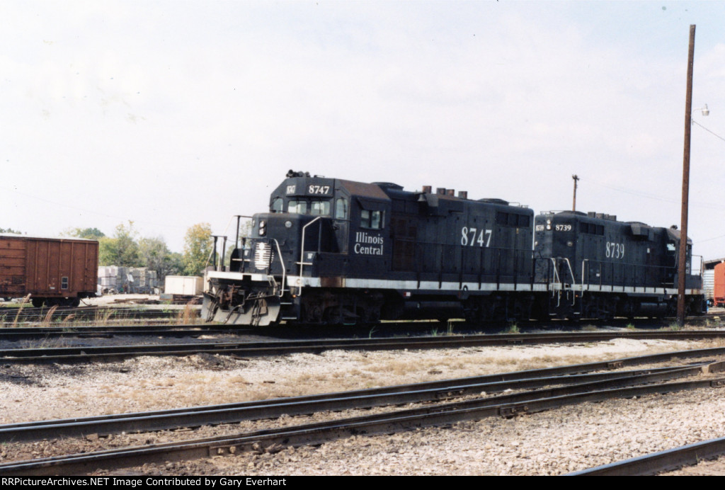 IC GP11 #8747 - Illilnois Central